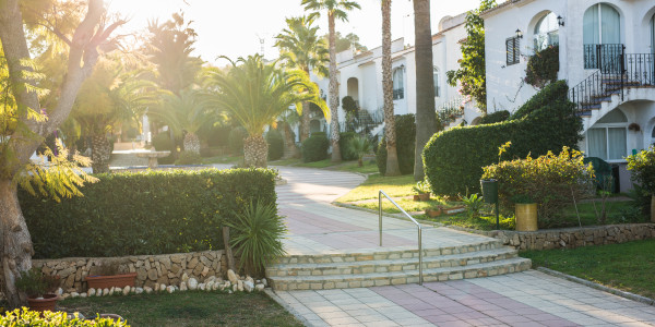 Compraventa de Inmuebles en Carabaña · Villas